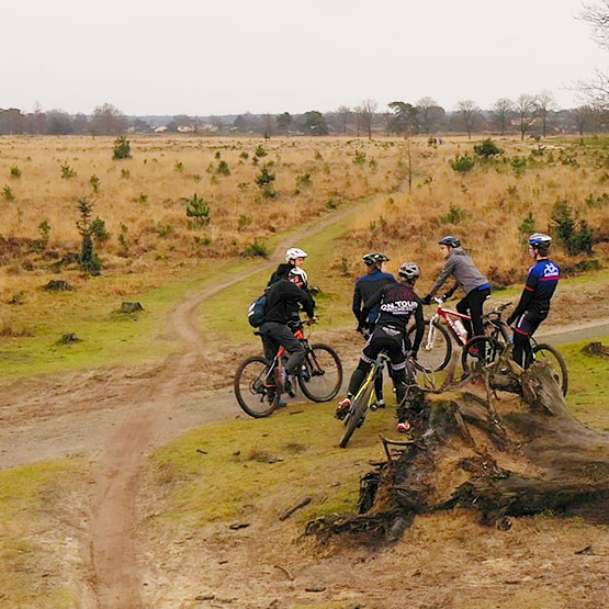 fiets de mooiste MTB routes van nederland met je vrienden door de natuur bij appelscha